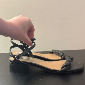 Steve Madden Black Braided Strap Low Block Heel Sandals